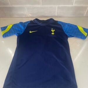 Harry Kane 2021-22 training jersey